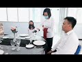 SEKOLAH PERHOTELAN DAN KAPAL PESIAR HTC MADIUN - PELATIHAN FB SERVICE - SERVING WINE PRACTICE