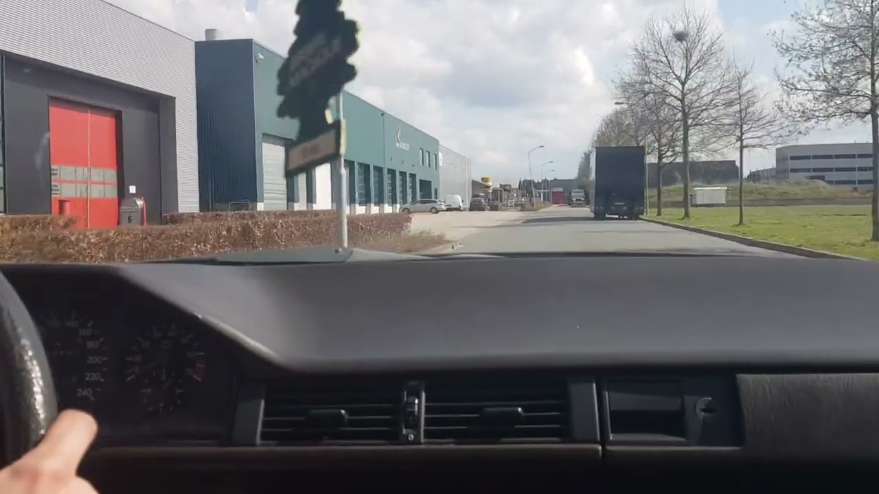 Mercedes Benz w124 300e ускорение 0-100 прямая труба звук выхлопа двигатель m103