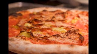 Wood-Fired Pizza & Decadent Sundaes At Mel’s | New York Live TV screenshot 5