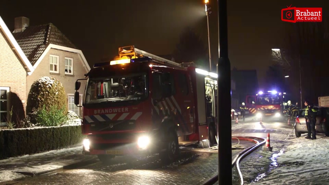 (VIDEO) 12-02-2017 Felle brand in garage aan Esdoornlaan ...