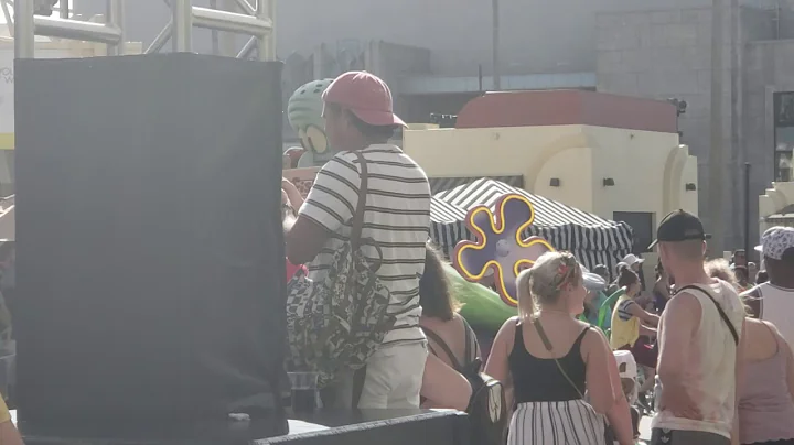 Trying to Get Squidward to Dab at Universal