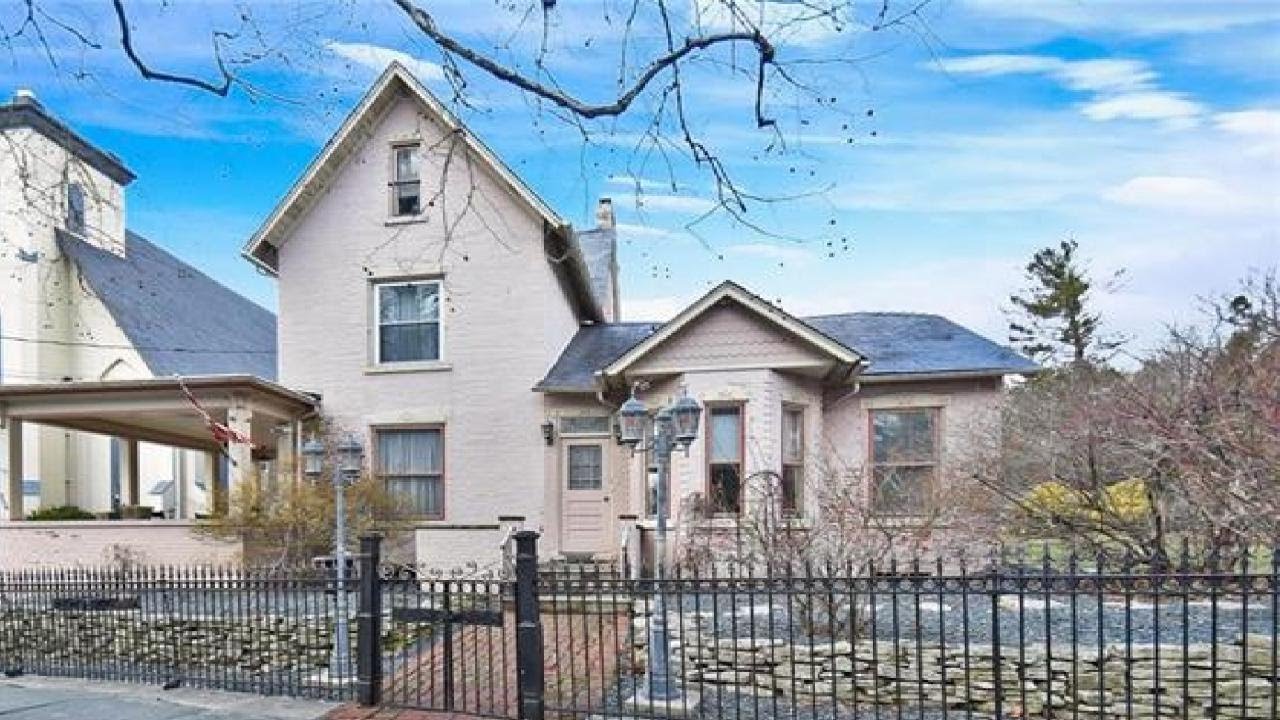 306 Bridge Street, Catasauqua, PA Presented by George Neely.