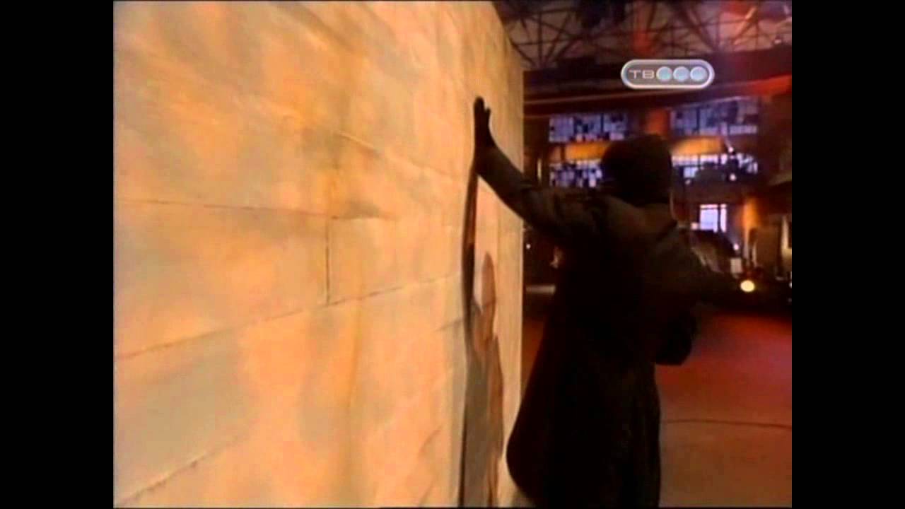 Тайны великих магов.прохождение сквозь стену - YouTube