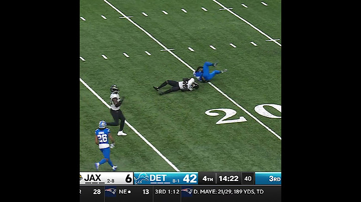 Amon-Ra St. Brown catches for a 21-yard Gain vs. Jacksonville Jaguars