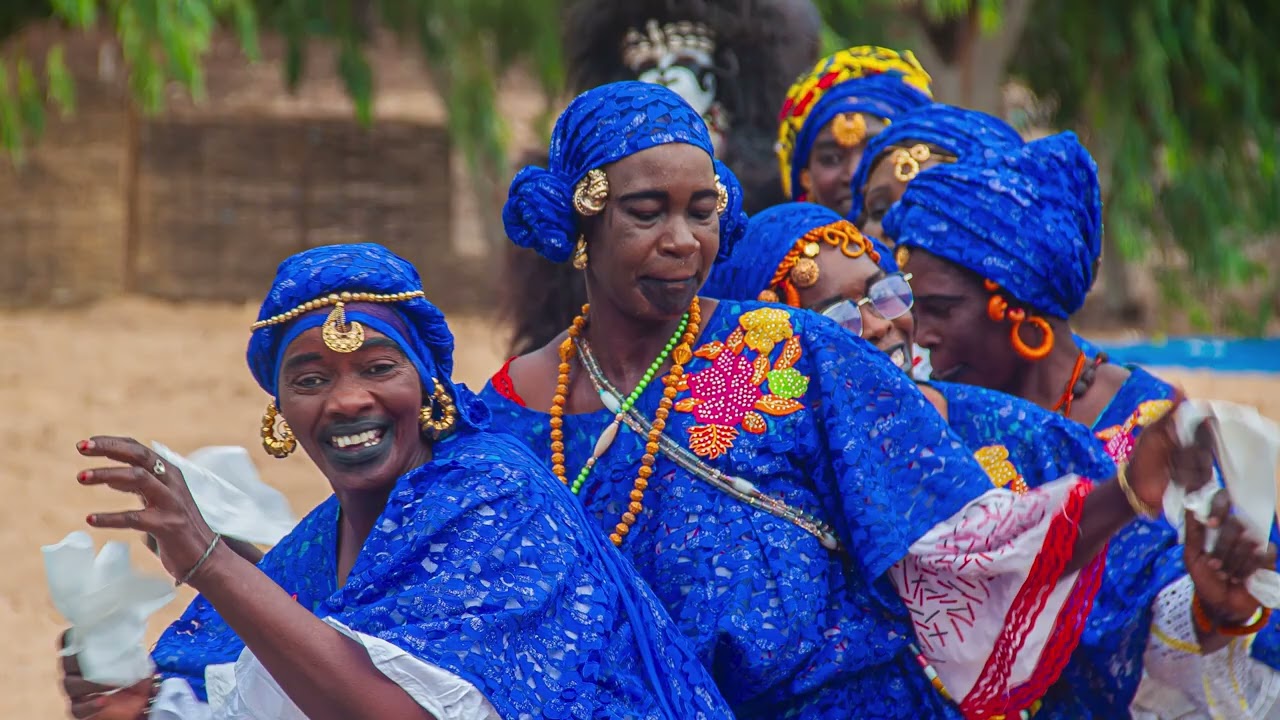 PHOTOGRAPHE AFRICAIN AU SERVICE DE LA MÉMOIRE ET DU VIVANT