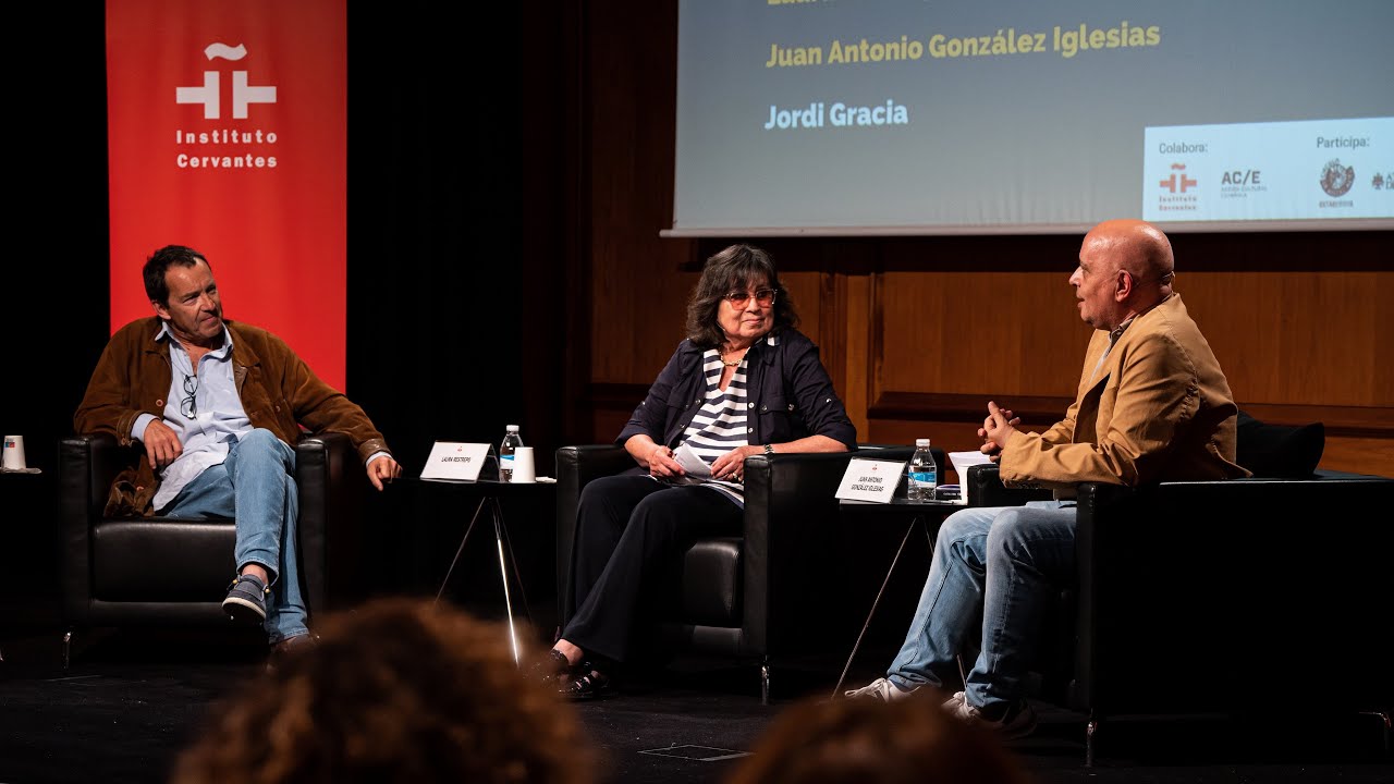 «Pensar en español: El futuro de la felicidad», con Laura Restrepo y Juan Antonio González Iglesias