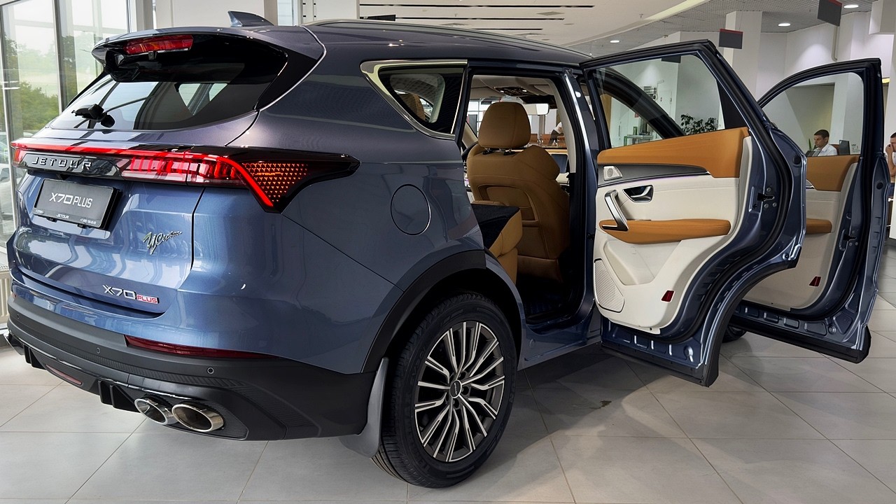 Jetour X70 Plus 2024 года - спортивный и современный внедорожник
