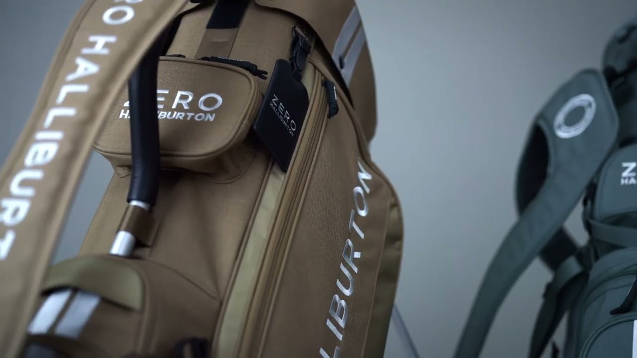 ZERO HALLIBURTON」より、手元操作でスタンドが開く軽量キャディバッグ