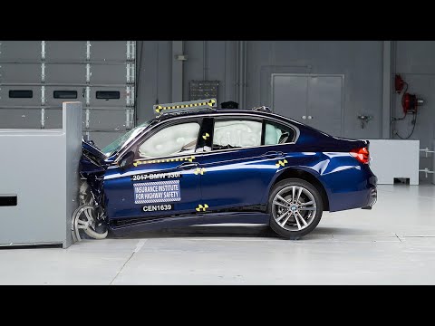 2017 BMW 3 Series Small Overlap IIHS Crash Test