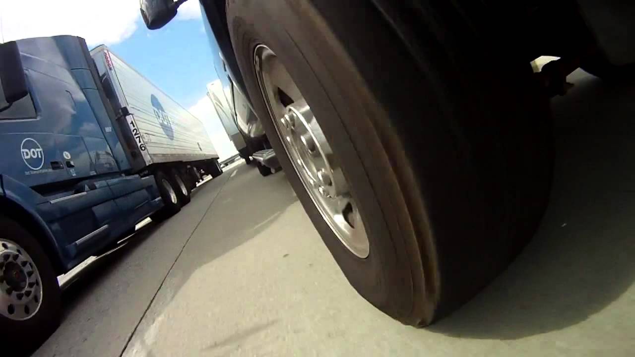 Trekker    Weight Distributing Hitch with Adaptive Sway Technology