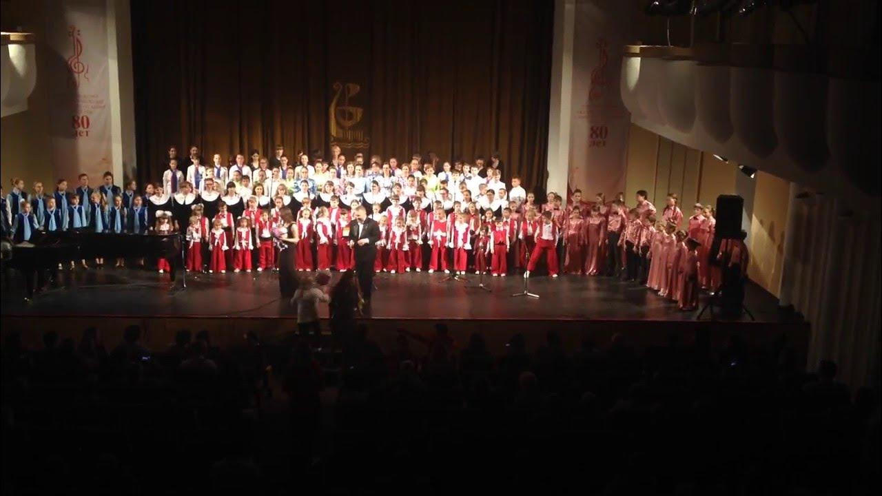 Хор детей про войну. Детский хор мультикейс. Лесной хор. Дети поют хором журавли. Детский хор песни про войну.