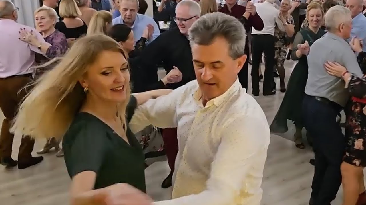 Energiczna wiązanka przebojów ludowych od Kapeli!