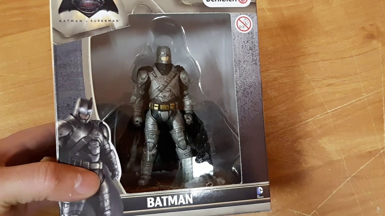 Бэтмен в бронированном костюме из мультфильма Лига справедливости — фигурка игрушка schleich 22526