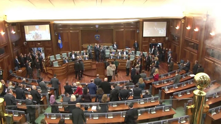 Hidhet gaz lotsjelles ne Kuvend- 23.10.2015