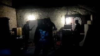 Mentálně Narušená Moucha - Tomu Říkáš Kožba? Live Veselíčko