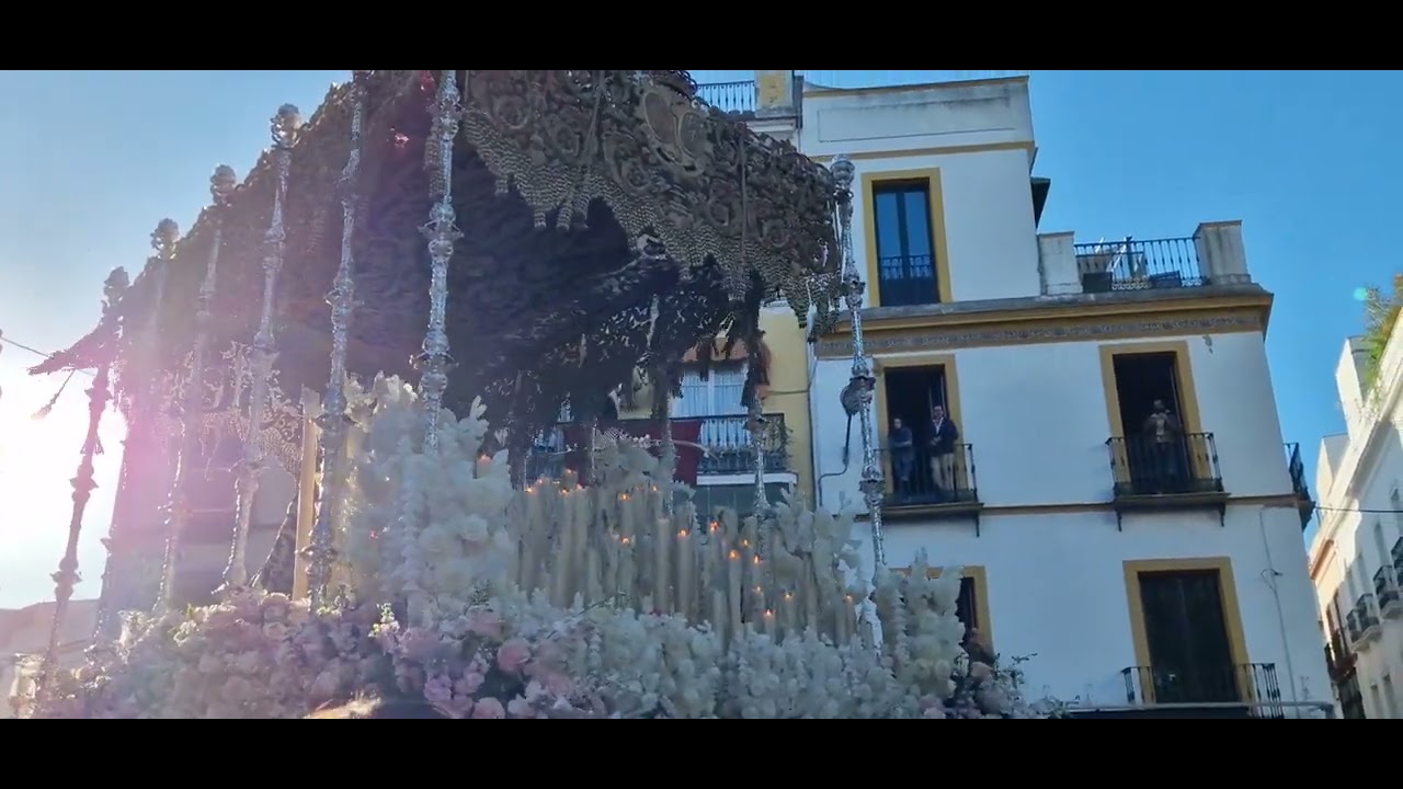 Virgen de la esperanza de triana por el arenal de Sevilla 2023