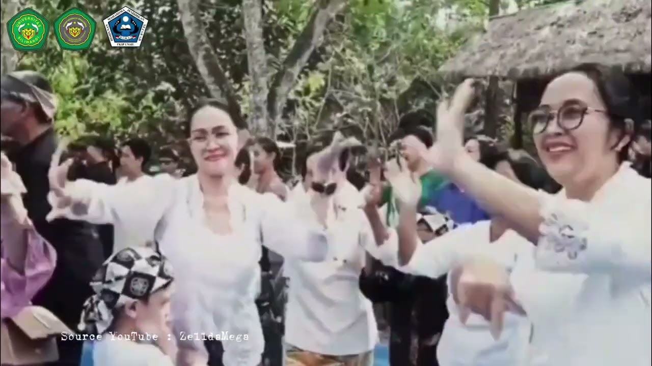 KAMPUNG ADAT CIGUGUR (Kabupaten Kuningan)