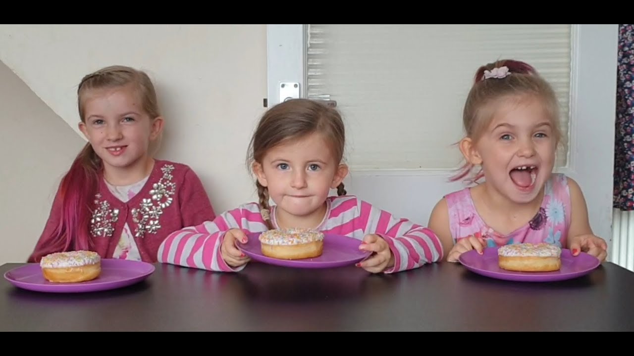 Mega food CHALLENGE!! 🍩