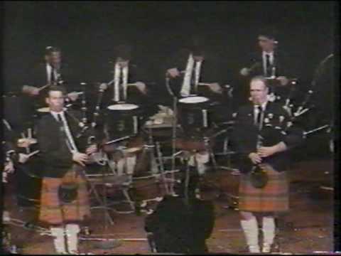 Fraser Highlanders Pipe Band - Megantic Outlaw Con...