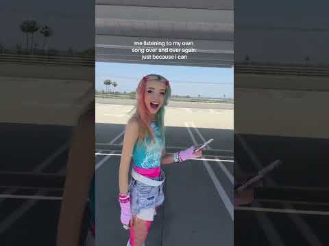 I Heard Sophie Powers Makes Good Music Newmusic Trendingshorts