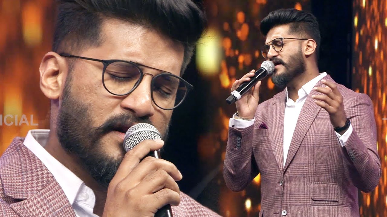 Vijay Yesudas Heartmelting Performance Makes You Fall In Love