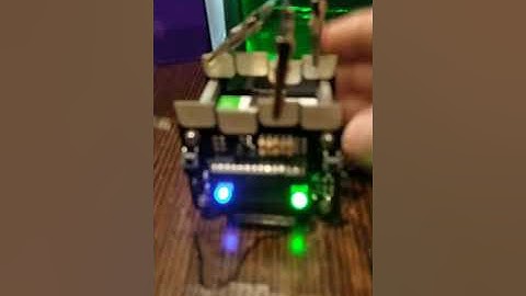 Loscha plays his Bleep Labs Bit Blob JR