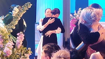 Hoàng Thùy Linh bất ngờ có hành động đẹp với Tóc Tiên, ôm Hứa Vỹ Văn khóc nghẹn nhận giải CS của Năm