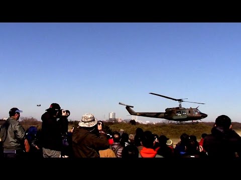 第１空挺団　2016年 降下訓練始め　UH-1Jによる対戦車地雷の散布