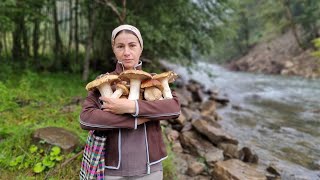 THE WOMAN LIVES ALONE IN THE MOUNTAINS! COOKING FOREST MUSHROOMS