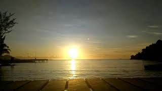 Story WA 30 detik sunrise di pantai