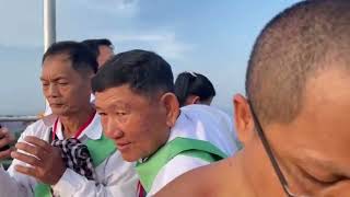 ឡើងភ្នំកន្លែងសុមនសាមណេរប្រកាសសក្គេអញ្ជើញពពួកទេវតាក្នុងកោះលង្កាមកស្តាប់ព្រះធម៌ព្រះមហន្ទត្ថេរ។🙏