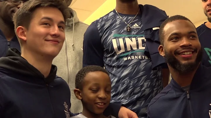 UNCW MBB visits Betty H. Cameron Women's & Childre...