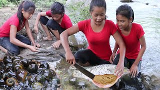 Survival catch & cook, Big fish egg soup spicy & Catfish curry with frog so delicious food, +6 video