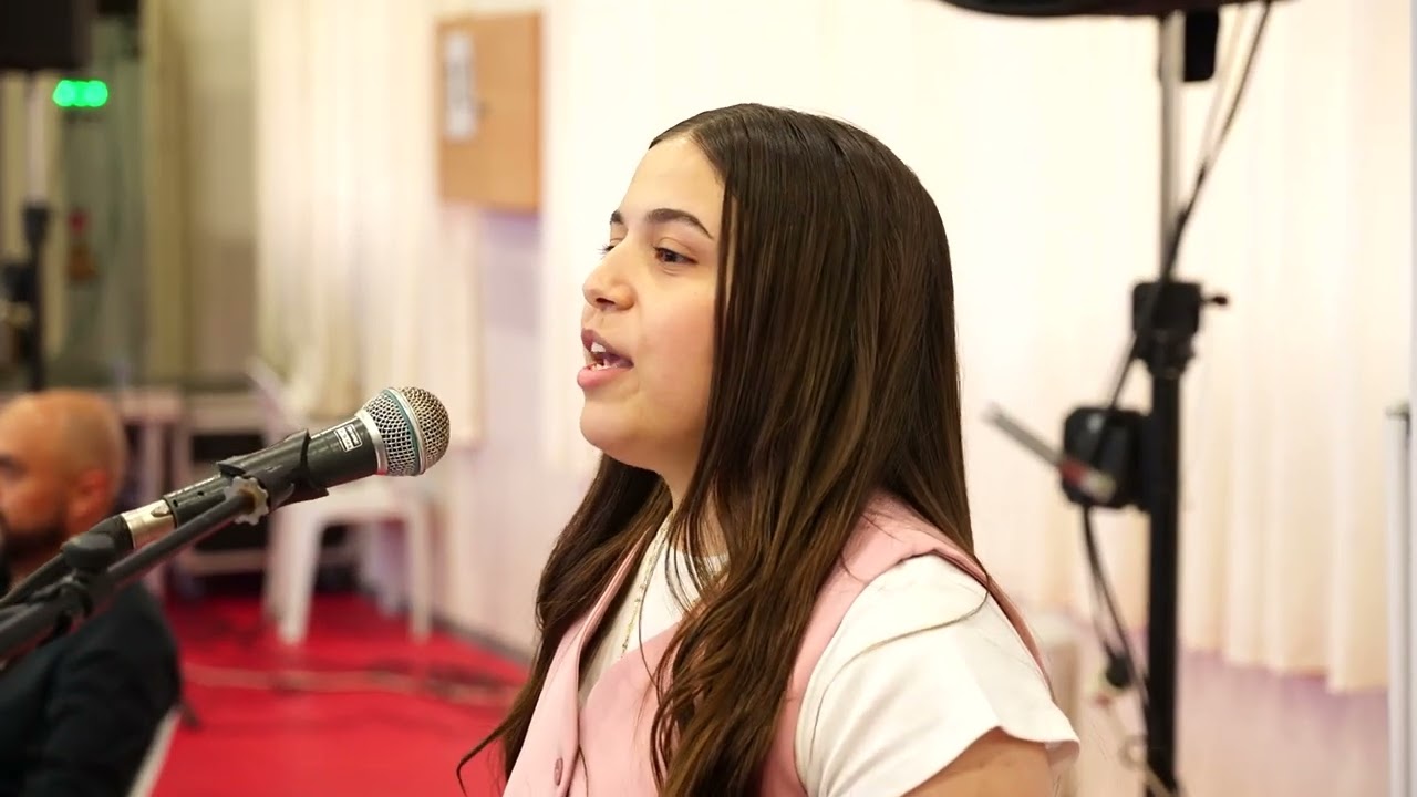 مدرسة البطوف الثانوية - حفل تخريج الفوج العشرين - فقرة الطالب المتميزة طيبة خطيب