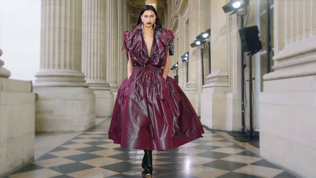 Vivienne Westwood Fall Winter 2023 – 2024 Collection by Andreas