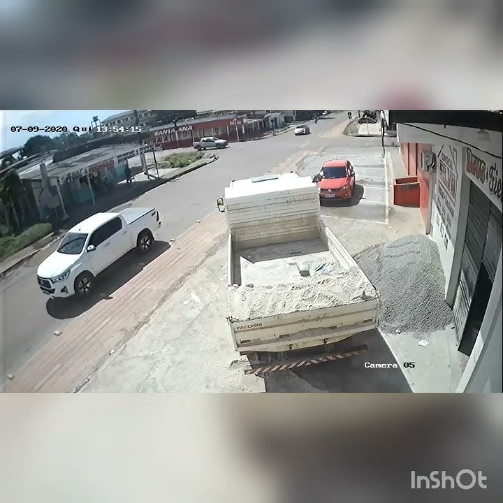ACIDENTE NO BAIRRO DO PARAÍSO