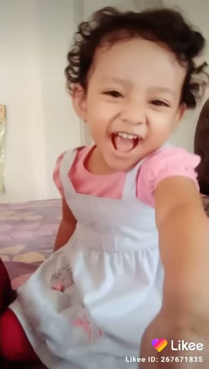 Anak kecil joget  dj gagak (entah apa yang merasukimu)