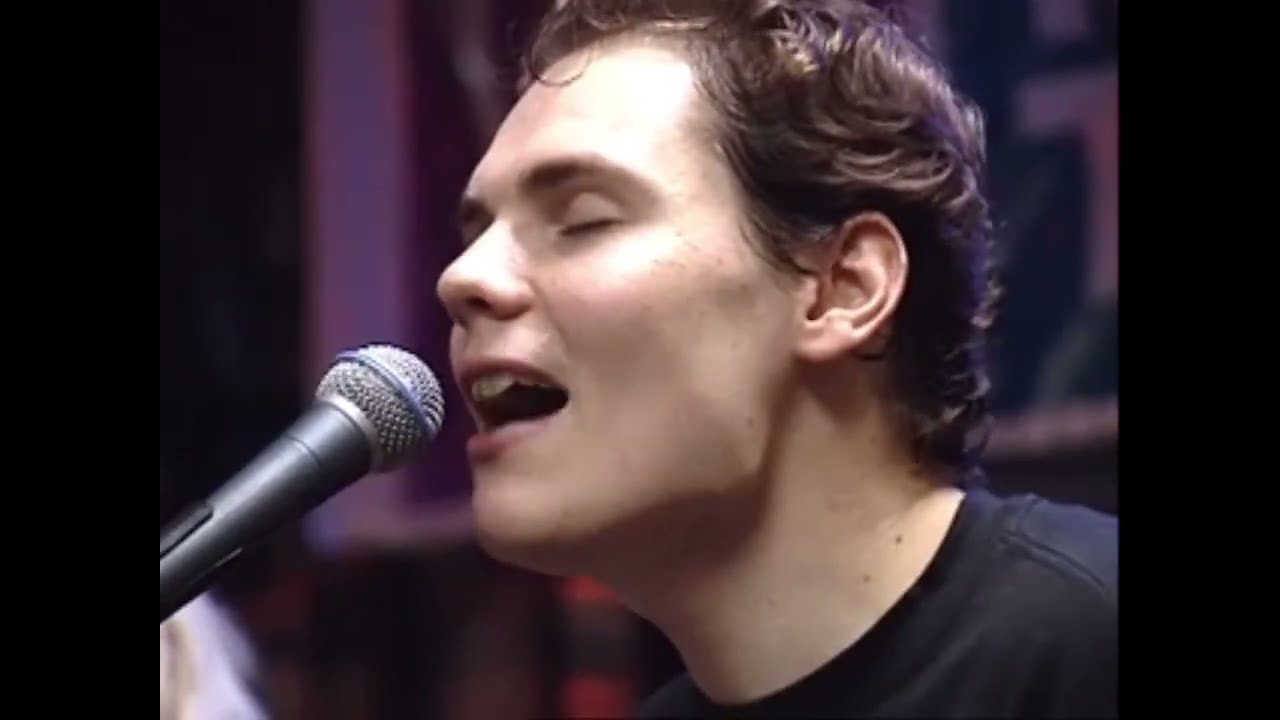 Mayonaise - The Smashing Pumpkins. Live at tower records 1993. #smashingpumpkins