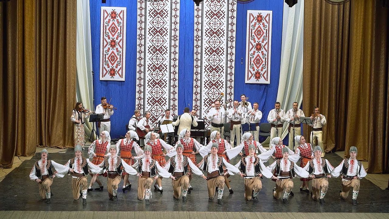 Anasmblul de dansuri populare VINTULET 60+1