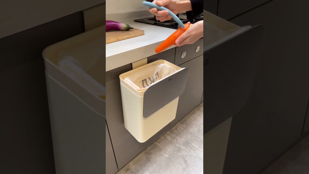 EKO hanging kitchen food waste caddy effortlessly blends style and functionality.