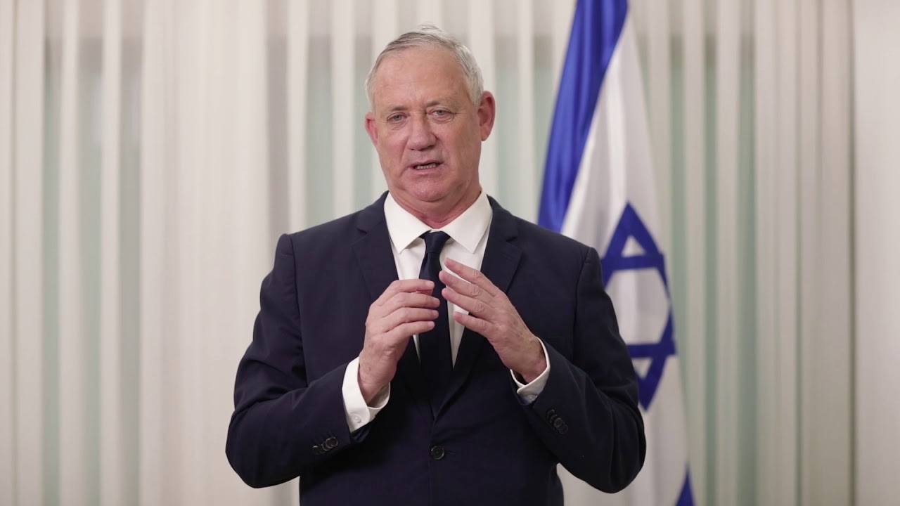 גנץ לנתניהו: אתה עושה פיגוע כלכלי