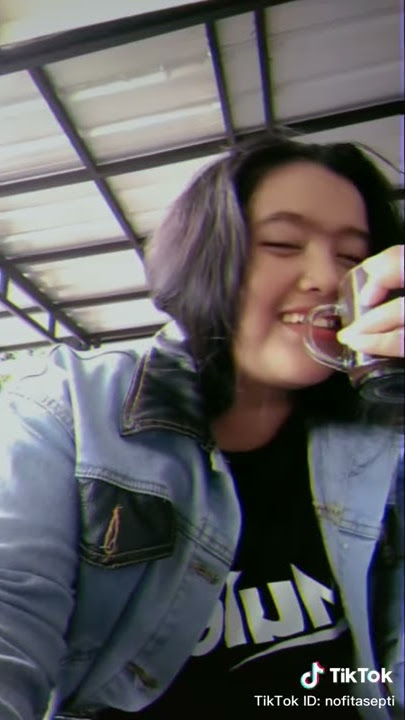 Cara minum kopi Cewek sexy
