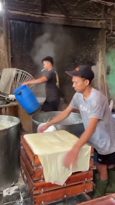 Pembuatan tahu bandung #pabrik tahu#shorts