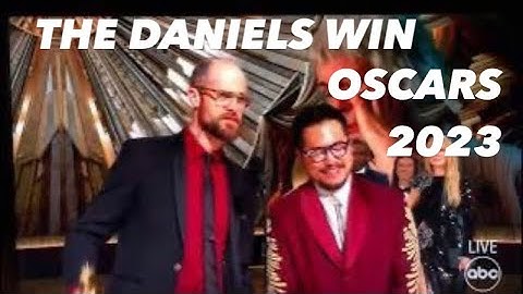 Oscars 2023 The Daniels WIN best DIRECTING Everything Everywhere all at Once #oscars2023