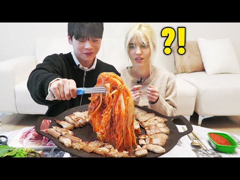 러시아 여자친구 집에서 삼겹살 먹여줬을때 반응 (김치 한포기) Korean <strong>BBQ</strong> Pork Belly &amp;<strong>amp</strong>; Kimchi MUKBANG