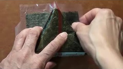 How to wrap Onigiri