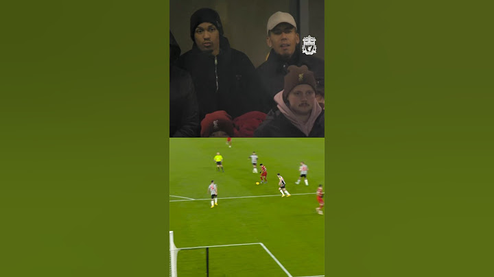 🇧🇷 Firmino & Fabinho watch Salah score at Anfield!
