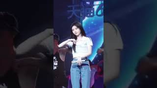 Cúc Tịnh Y Nhảy Siêu Đẹp