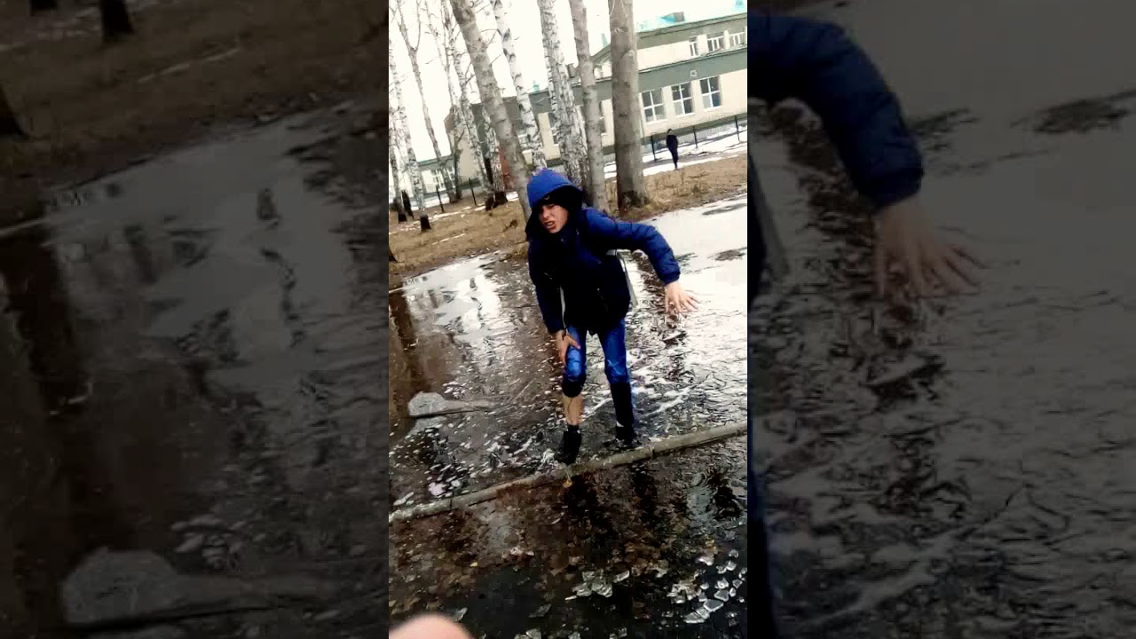 Человек упал на машину