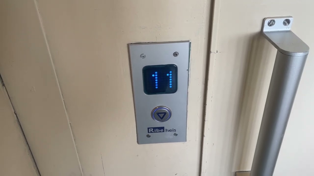 NEVER FILMED! 1978 Kone traction elevators @ Skåreråsen 16, Lørenskog, Norway